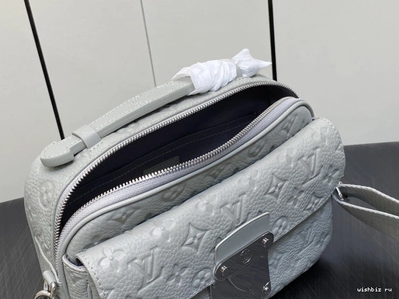 WIS LOUIS MESSENGER LOCK S VUITTON 0216